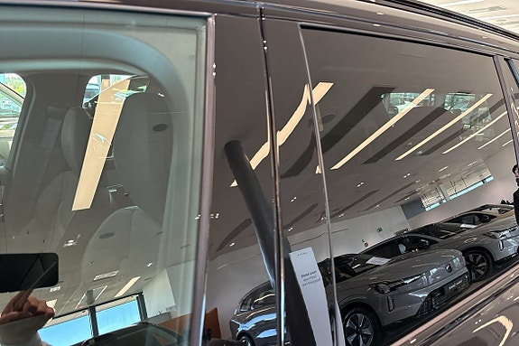 Volvo XC90 16 of 30