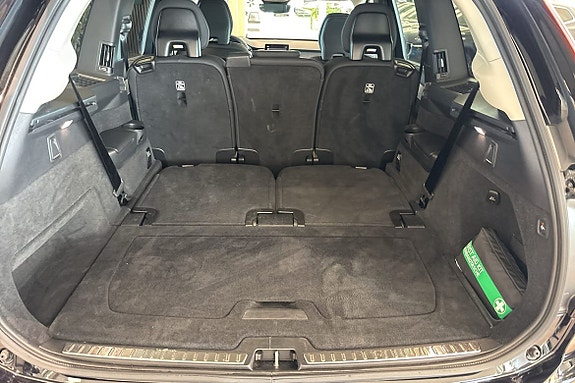 Volvo XC90 13 of 30