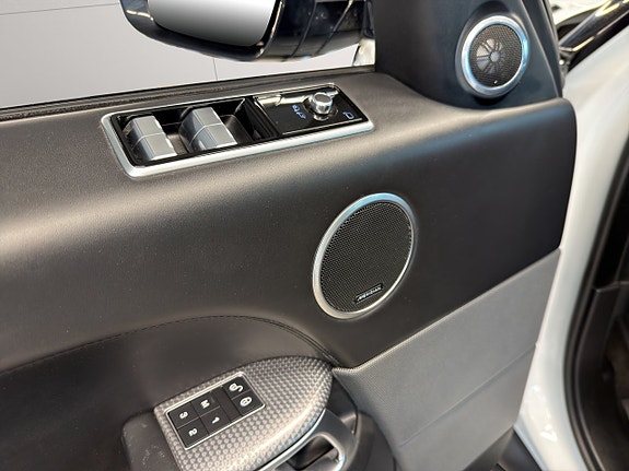 Land Rover Range Rover Sport 27 of 27