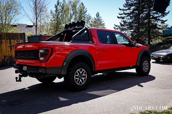 Ford F-150 4 of 5