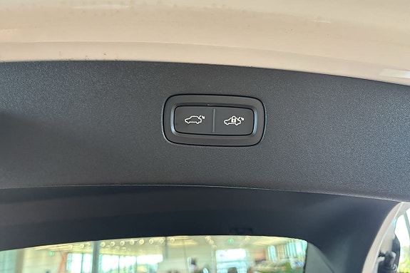 Volvo ES90 15 of 30