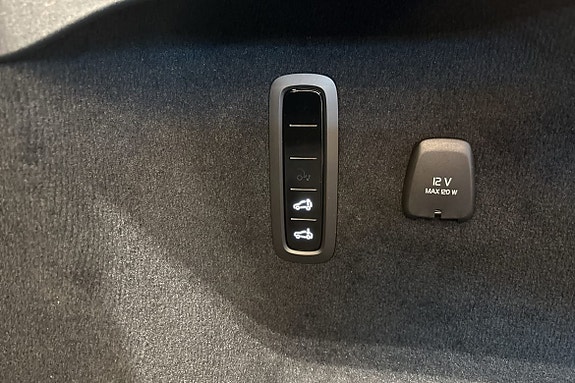 Volvo ES90 14 of 30