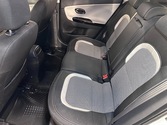 Kia Ceed 21 of 23
