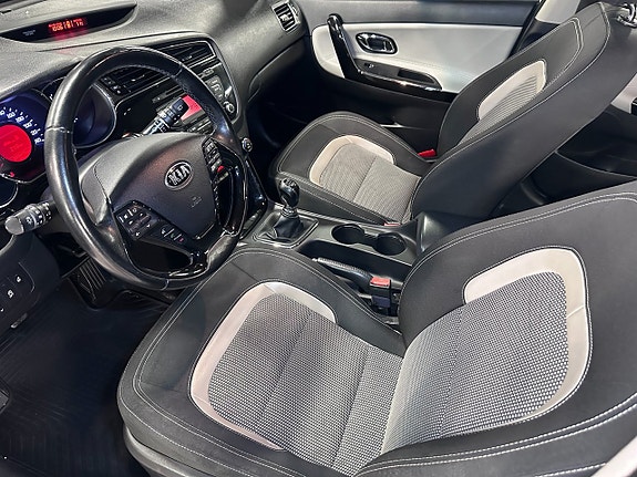 Kia Ceed 10 of 23