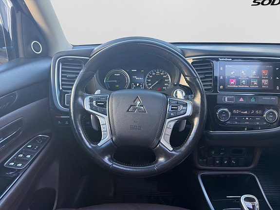 Mitsubishi Outlander 13 of 28