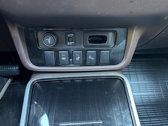 Mitsubishi Outlander 18 of 28
