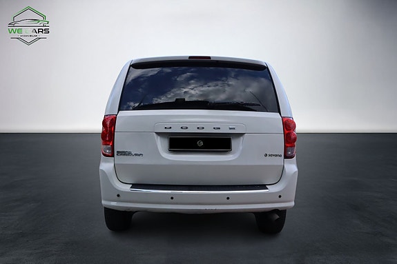 Dodge Grand Caravan 8 of 19