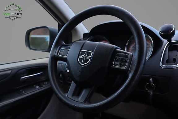 Dodge Grand Caravan 13 of 19