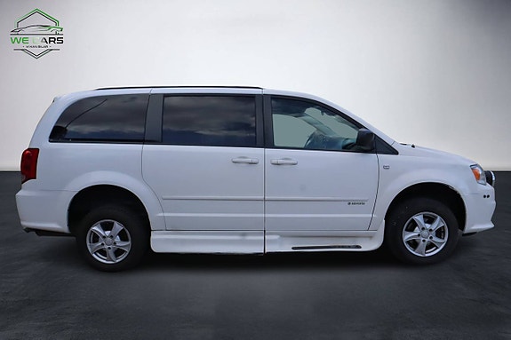Dodge Grand Caravan 9 of 19