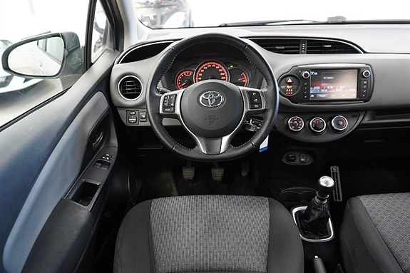 Toyota Yaris 13 of 21