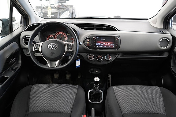 Toyota Yaris 11 of 21