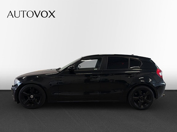 BMW 120d 2 of 5