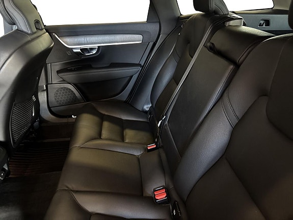 Volvo V90 Cross Country 7 of 9