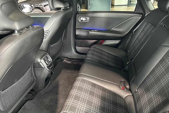 Hyundai Ioniq 6 12 of 16