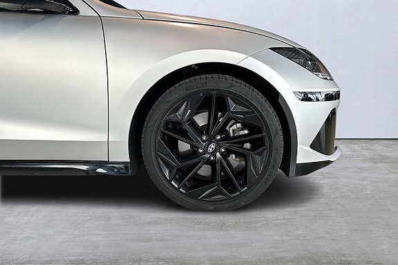 Hyundai Ioniq 6 14 of 16