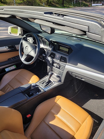 Mercedes-Benz E250 3 of 5