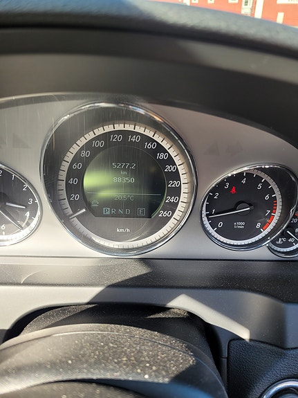 Mercedes-Benz E250 9 of 10