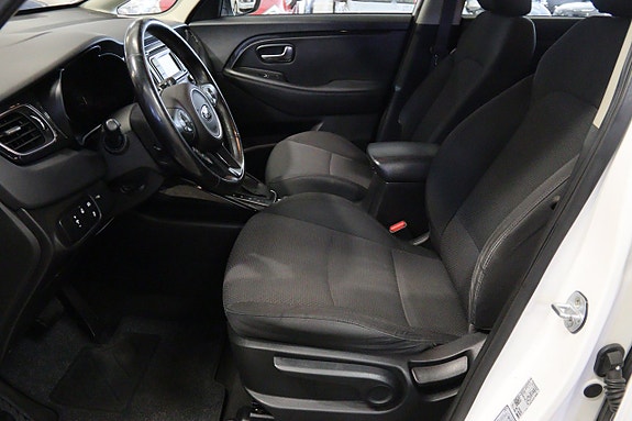 Kia Carens 10 of 14