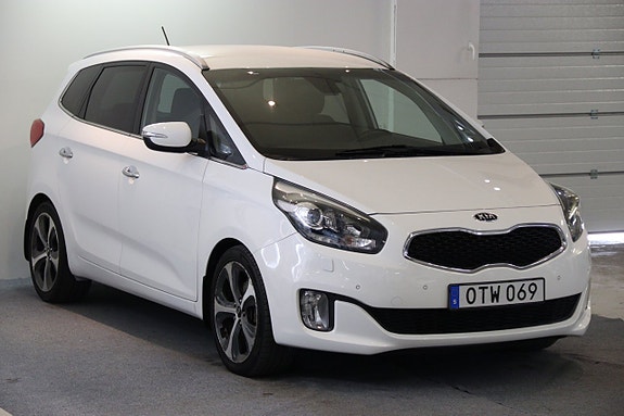 Kia Carens 3 of 5