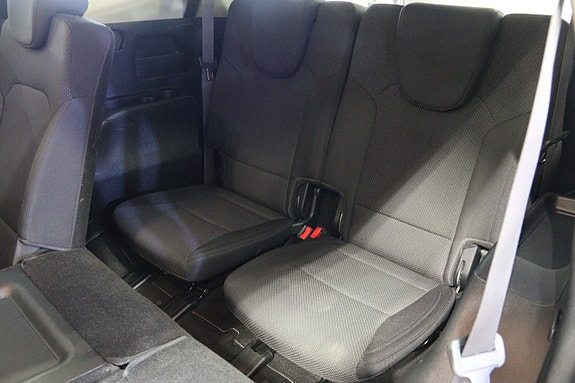 Kia Carens 7 of 14
