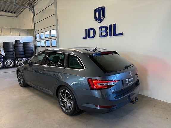 Skoda Superb 3 of 5