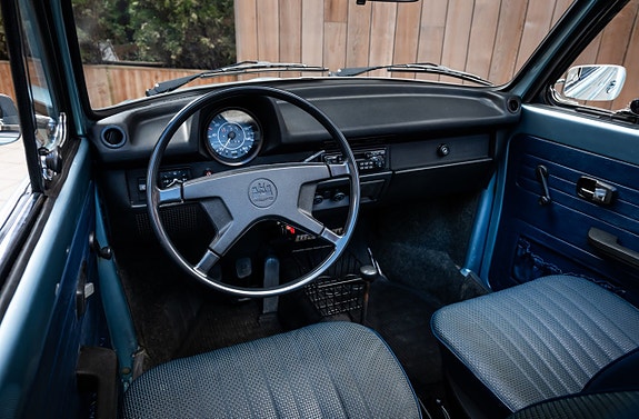 Volkswagen 1303 18 of 30