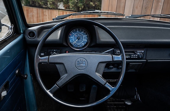 Volkswagen 1303 19 of 30