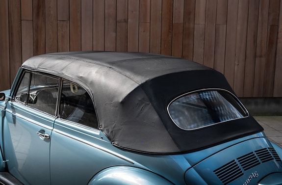 Volkswagen 1303 13 of 30
