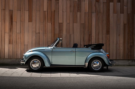 Volkswagen 1303 11 of 30