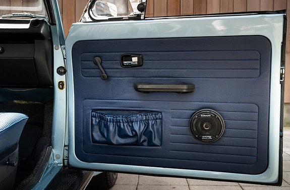 Volkswagen 1303 26 of 30