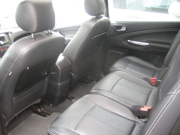 Ford S-MAX 12 of 30