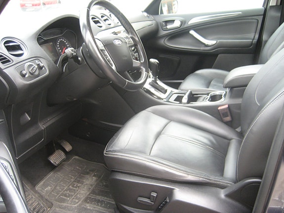 Ford S-MAX 7 of 30