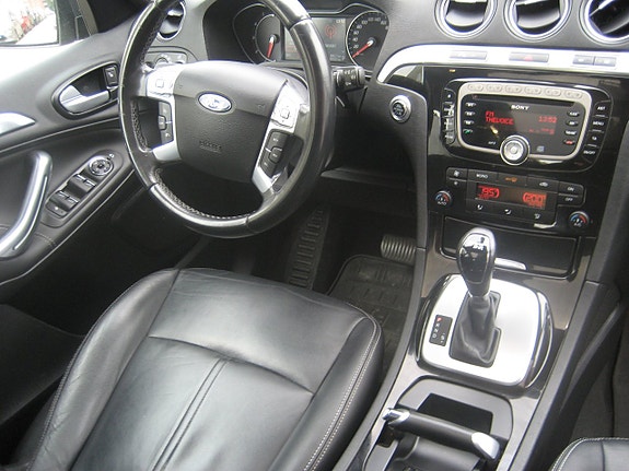Ford S-MAX 17 of 30
