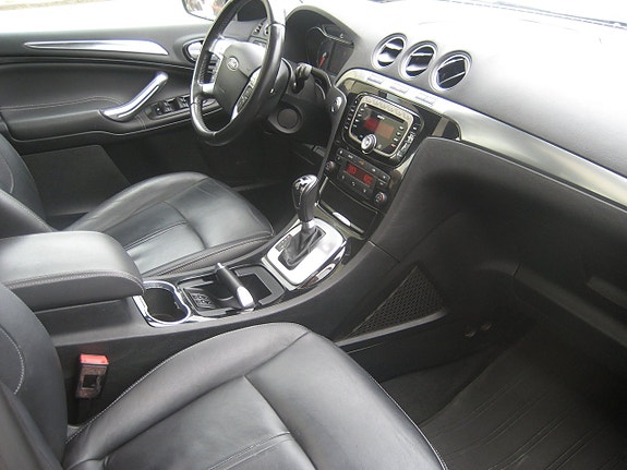 Ford S-MAX 15 of 30