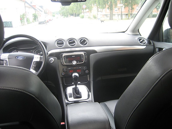 Ford S-MAX 9 of 30