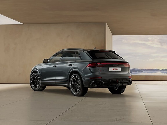 Audi RS Q8 3 of 5