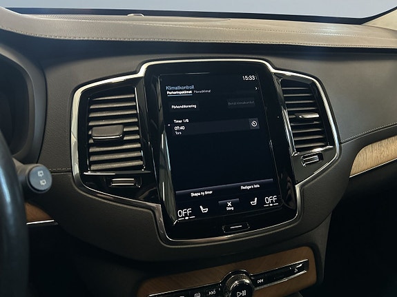 Volvo XC90 15 of 18