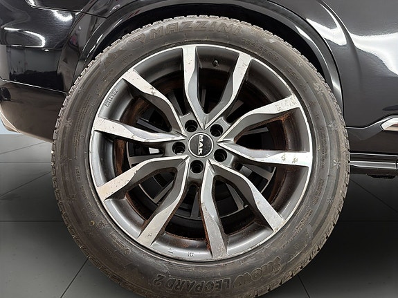 Volvo XC90 14 of 18
