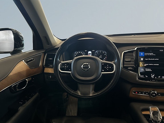 Volvo XC90 9 of 18