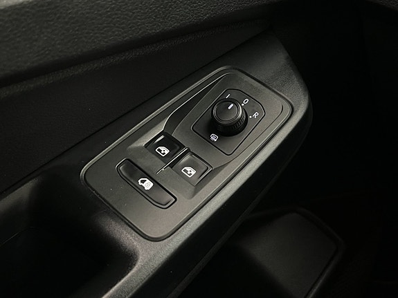 Volkswagen Caddy 18 of 30