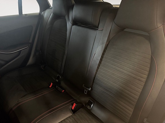 Mercedes-Benz CLA220 d 13 of 16