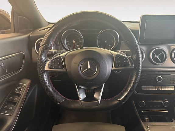 Mercedes-Benz CLA220 d 12 of 16