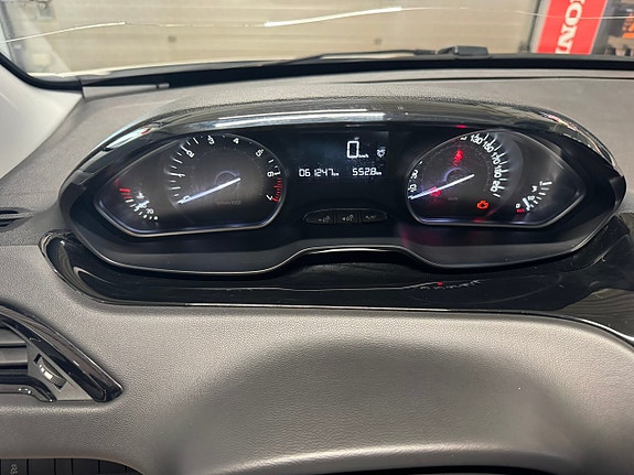 Peugeot 208 8 of 8