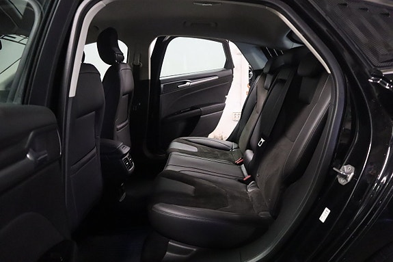 Ford Mondeo 13 of 21