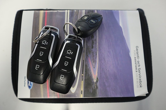 Ford Mondeo 21 of 21