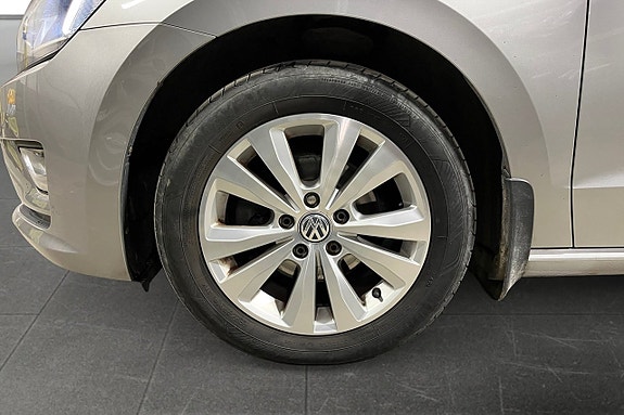 Volkswagen Golf Sportsvan 18 of 19