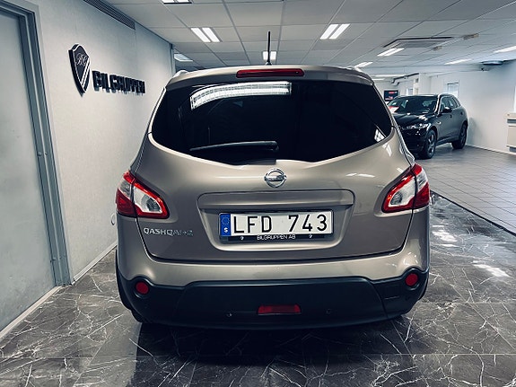 Nissan Qashqai+2 4 of 5