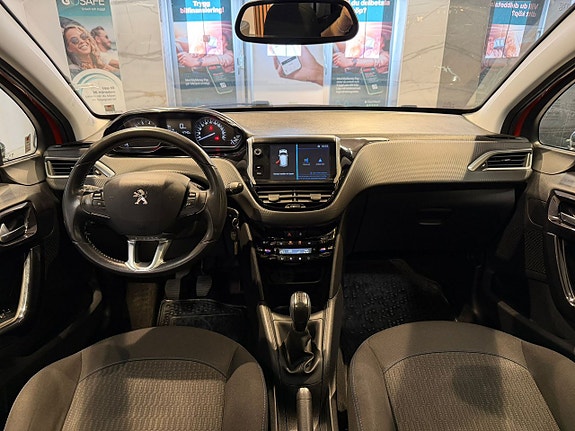 Peugeot 208 11 of 23