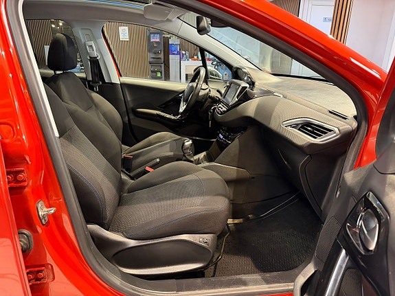 Peugeot 208 18 of 23