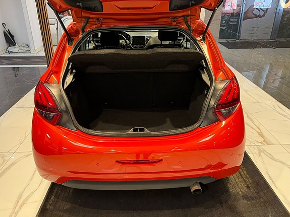 Peugeot 208 5 of 23